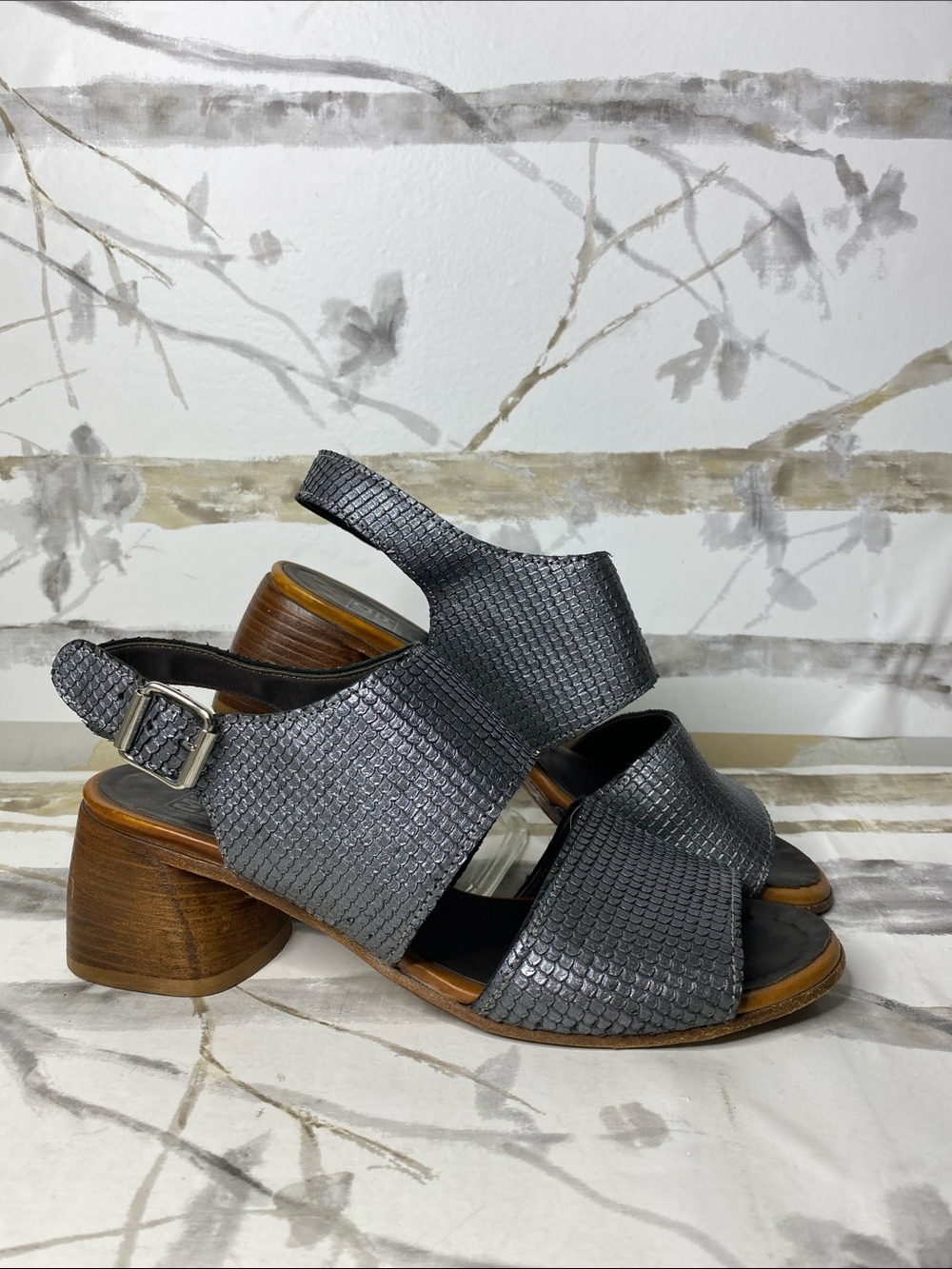 MOMA Leather Sandals